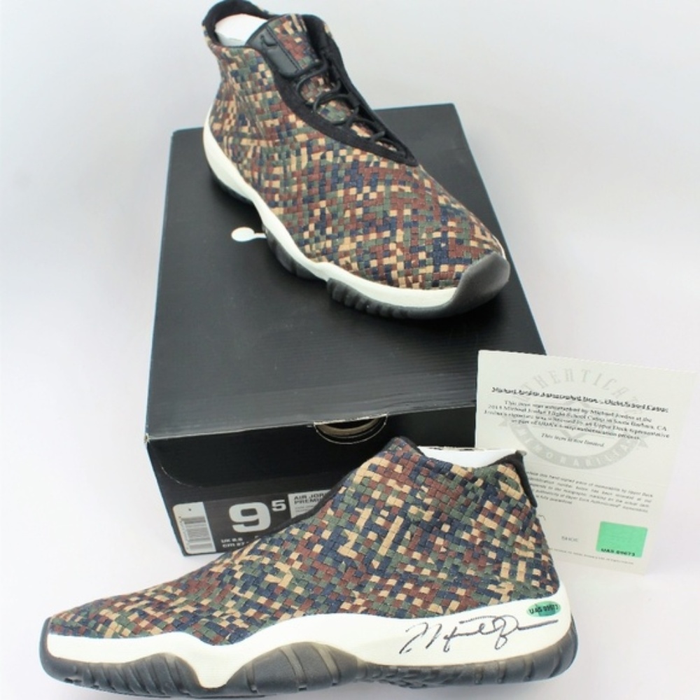 Signed Jordan Nike Air Future Authenticity Card - Picture 1 of 8
